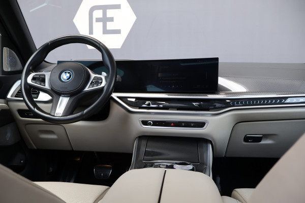 BMW X5 xDrive50e Launch Edition SKYLOUNGE | MASSAGE | STOELVERKOELING & VERWARMING | BOWERS & WILKINS | SFEERVERLICHTING | 360 CAMERA | CARPLAY | CARBON INTERIEUR | STUURVERWARMING |