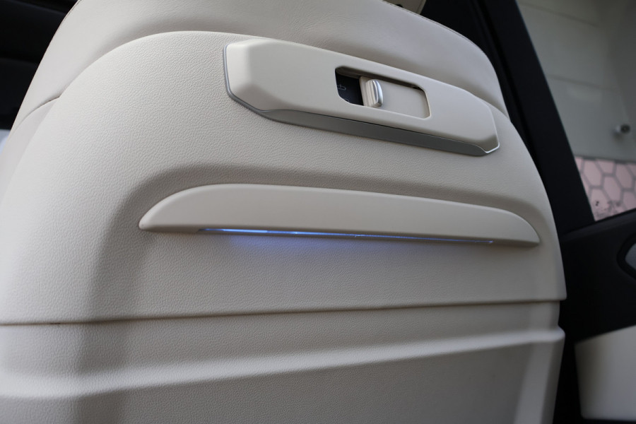 BMW X5 xDrive50e Launch Edition SKYLOUNGE | MASSAGE | STOELVERKOELING & VERWARMING | BOWERS & WILKINS | SFEERVERLICHTING | 360 CAMERA | CARPLAY | CARBON INTERIEUR | STUURVERWARMING |