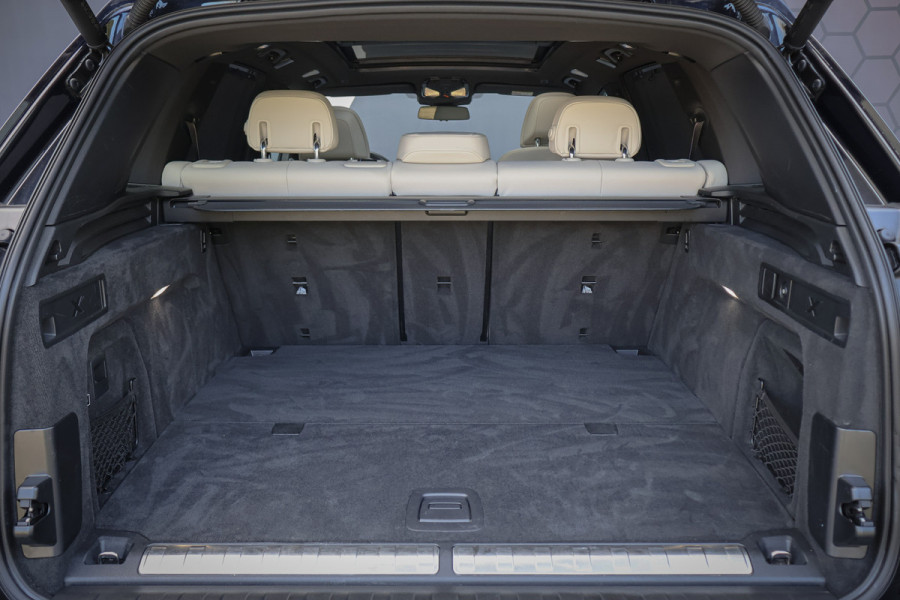 BMW X5 xDrive50e Launch Edition SKYLOUNGE | MASSAGE | STOELVERKOELING & VERWARMING | BOWERS & WILKINS | SFEERVERLICHTING | 360 CAMERA | CARPLAY | CARBON INTERIEUR | STUURVERWARMING |