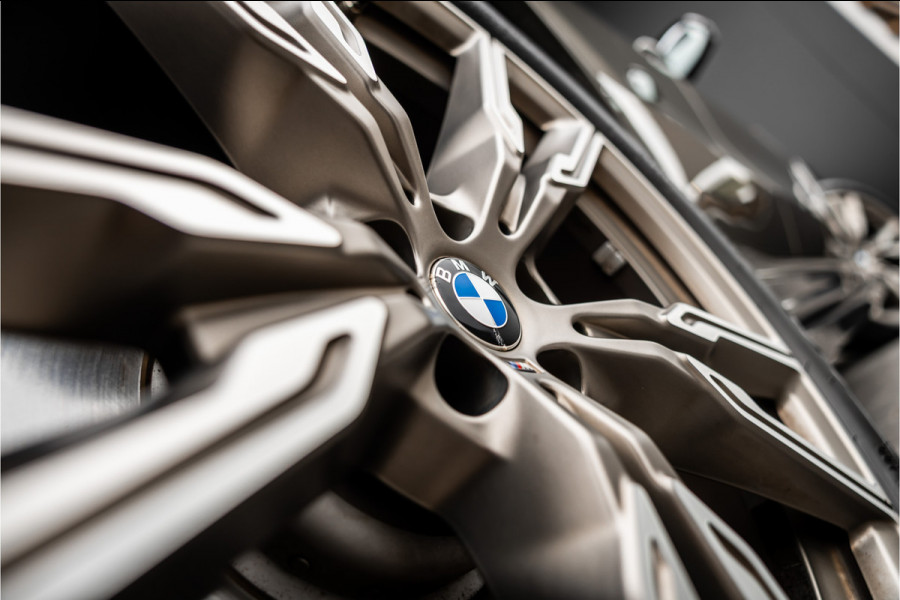 BMW X6 M50i High Executive - Origineel NL | BTW | M Sport | Panorama | Laser | H&K | Elek. Trekhaak | Memory