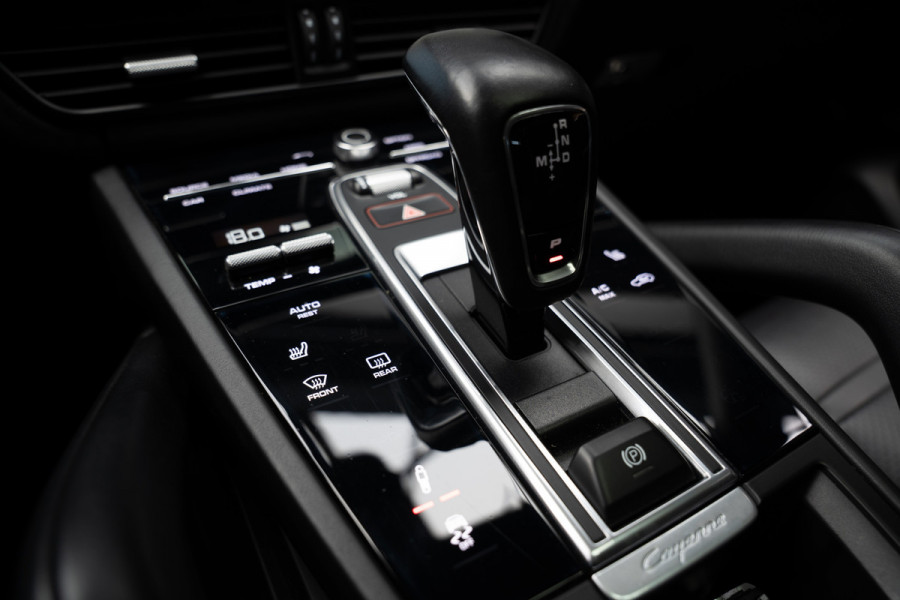 Porsche Cayenne Coupé 3.0 Pano Sportchrono 360 Luchtvering Leer Navi ACC 22'' LM velgen Memory seats Bose Stuurverwarming Elektr. bedienbare achterklep PDC LM velgen Stuurverwarming Stoelverwarming Zwarte binnenhemel Climate CarPlay