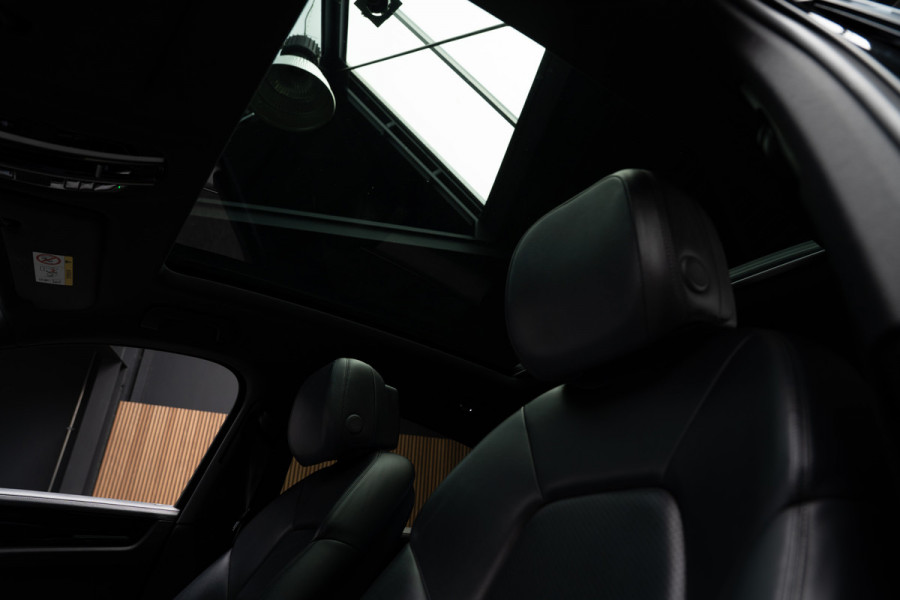 Porsche Cayenne Coupé 3.0 Pano Sportchrono 360 Luchtvering Leer Navi ACC 22'' LM velgen Memory seats Bose Stuurverwarming Elektr. bedienbare achterklep PDC LM velgen Stuurverwarming Stoelverwarming Zwarte binnenhemel Climate CarPlay