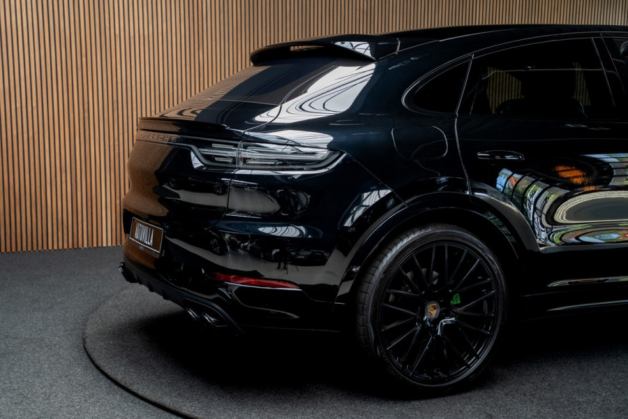 Porsche Cayenne Coupé 3.0 Pano Sportchrono 360 Luchtvering Leer Navi ACC 22'' LM velgen Memory seats Bose Stuurverwarming Elektr. bedienbare achterklep PDC LM velgen Stuurverwarming Stoelverwarming Zwarte binnenhemel Climate CarPlay