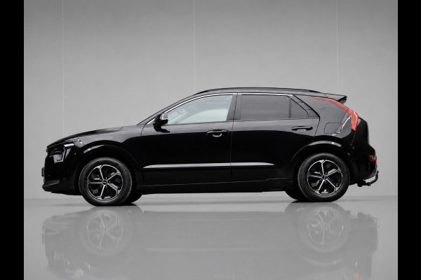 Kia Niro 1.6 GDi Hybrid DynamicPlusLine Sport (SCHUIFDAK,APPLE CARPLAY,NAVI,CAMERA,STOEL/STUUR VERWARMING,GETINT,LED,SPORTSTOELEN)
