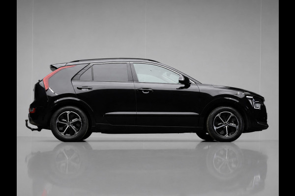 Kia Niro 1.6 GDi Hybrid DynamicPlusLine Sport (SCHUIFDAK,APPLE CARPLAY,NAVI,CAMERA,STOEL/STUUR VERWARMING,GETINT,LED,SPORTSTOELEN)