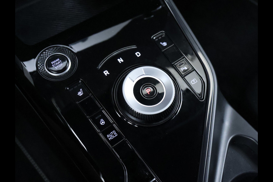 Kia Niro 1.6 GDi Hybrid DynamicPlusLine Sport (SCHUIFDAK,APPLE CARPLAY,NAVI,CAMERA,STOEL/STUUR VERWARMING,GETINT,LED,SPORTSTOELEN)