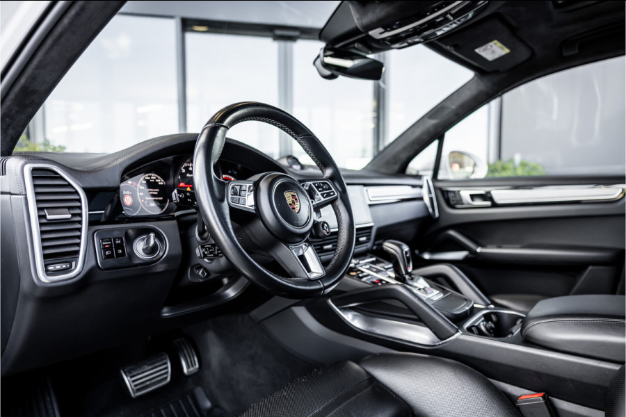 Porsche Cayenne 4.0 Turbo - Origineel NL | Sport Chrono + | Luchtvering | Elek. Trekhaak