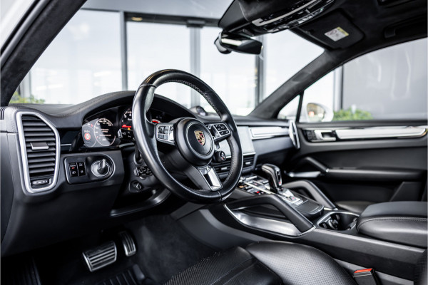 Porsche Cayenne 4.0 Turbo - Origineel NL | Sport Chrono + | Luchtvering | Elek. Trekhaak
