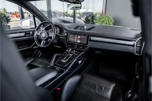 Porsche Cayenne 4.0 Turbo - Origineel NL | Sport Chrono + | Luchtvering | Elek. Trekhaak