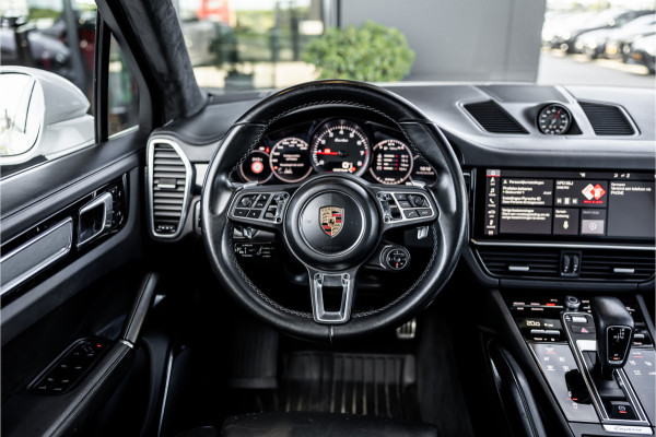 Porsche Cayenne 4.0 Turbo - Origineel NL | Sport Chrono + | Luchtvering | Elek. Trekhaak