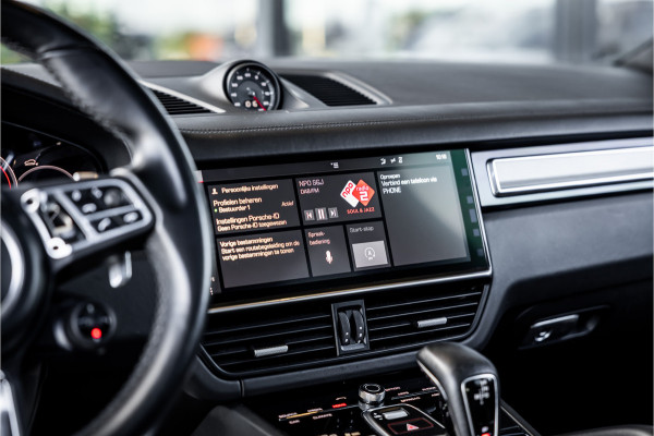 Porsche Cayenne 4.0 Turbo - Origineel NL | Sport Chrono + | Luchtvering | Elek. Trekhaak