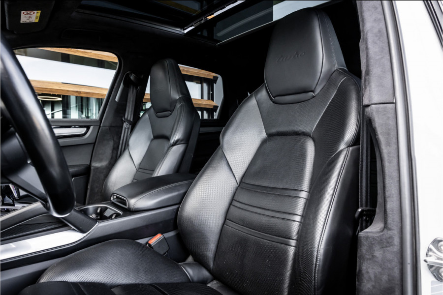 Porsche Cayenne 4.0 Turbo - Origineel NL | Sport Chrono + | Luchtvering | Elek. Trekhaak