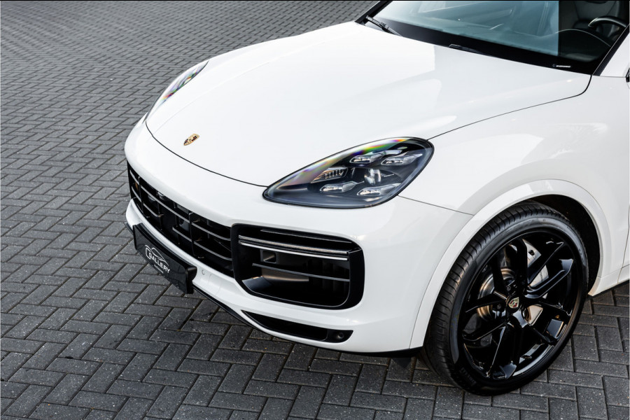 Porsche Cayenne 4.0 Turbo - Origineel NL | Sport Chrono + | Luchtvering | Elek. Trekhaak