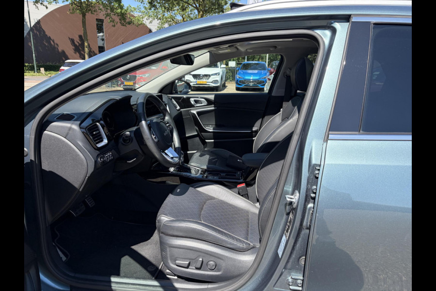 Kia Xceed 1.6 GDi PHEV ExecutiveLine VAN: 25.900,- VOOR: 23.877,- UW WKVOORDEEL: 2.023,- | KIA GARANTIE T/M 2030 DEALER ONDERHOUDEN| FULL OPTION| MEM. STOEL| PANO| STOEL VENTILATIE | ELEKTRISCHE ACHTERKLEP| ACHTERBANK VERWARMD|