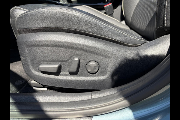 Kia Xceed 1.6 GDi PHEV ExecutiveLine VAN: 25.900,- VOOR: 23.877,- UW WKVOORDEEL: 2.023,- | KIA GARANTIE T/M 2030 DEALER ONDERHOUDEN| FULL OPTION| MEM. STOEL| PANO| STOEL VENTILATIE | ELEKTRISCHE ACHTERKLEP| ACHTERBANK VERWARMD|