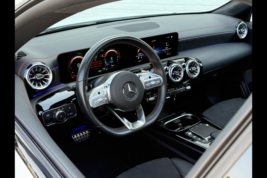 Mercedes-Benz CLA-Klasse Shooting Brake 250e AMG Line | Pano | Ambient Light | Camera | Keyless | 18 inch