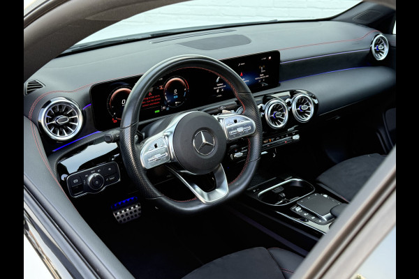 Mercedes-Benz CLA-Klasse Shooting Brake 250e AMG Line | Pano | Ambient Light | Camera | Keyless | 18 inch