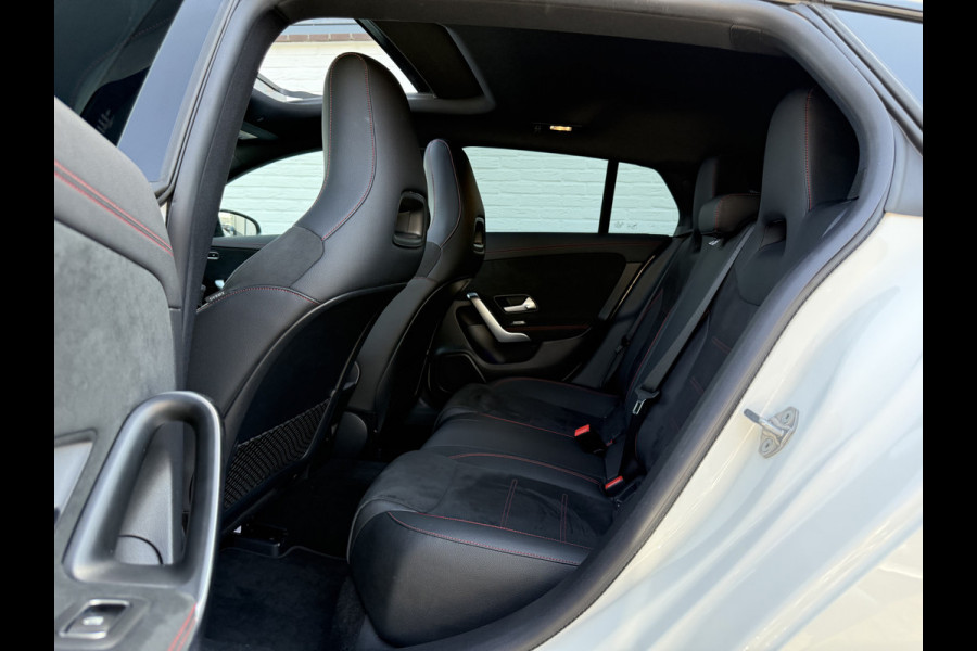 Mercedes-Benz CLA-Klasse Shooting Brake 250e AMG Line | Pano | Ambient Light | Camera | Keyless | 18 inch