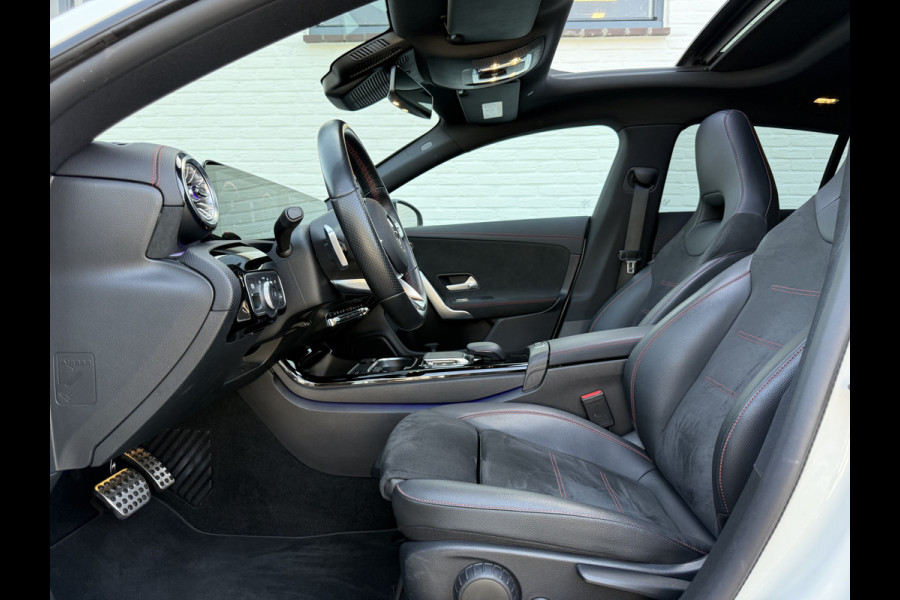 Mercedes-Benz CLA-Klasse Shooting Brake 250e AMG Line | Pano | Ambient Light | Camera | Keyless | 18 inch