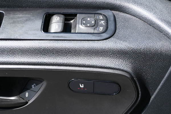Mercedes-Benz Sprinter 317 CDI L2H2 Pro LED, Geveerde stoel, Navigatie met camera