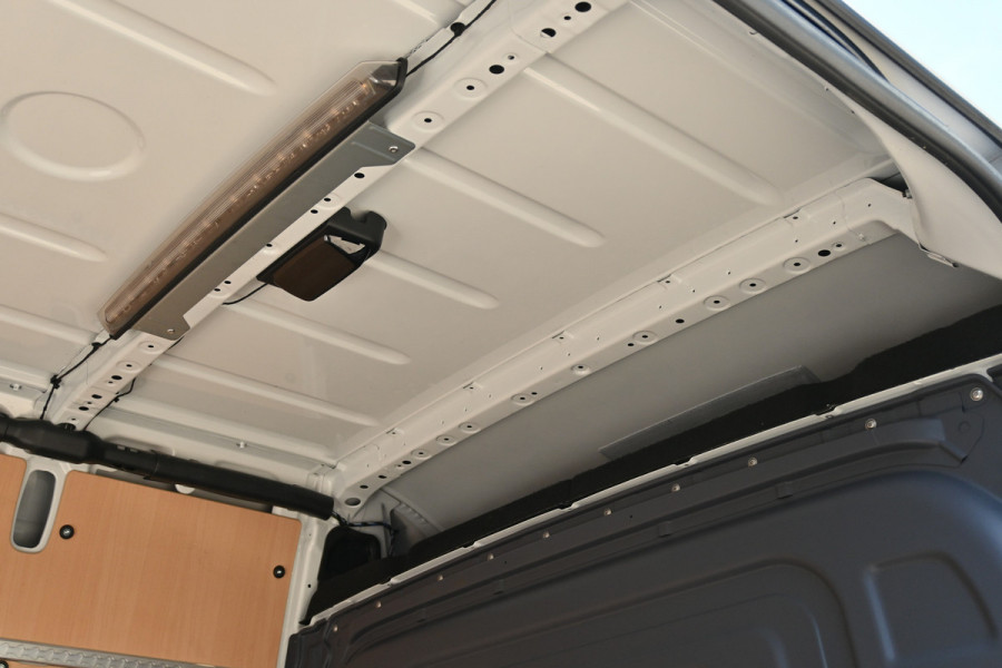 Mercedes-Benz Sprinter 317 CDI L2H2 Pro LED, Geveerde stoel, Navigatie met camera