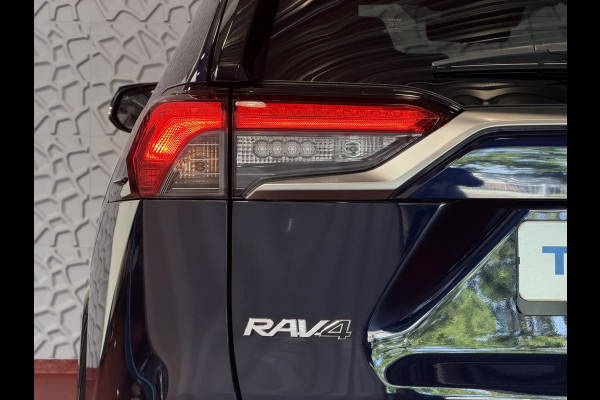 Toyota RAV4 2.5 PHEV AWD 306PK ✅gloednieuw ✅ | Trekgew. 1500KG | Head-up display | Camera | Full LED | Elektrische achterklep | Stuur/Stoelv PHEV PLUG IN