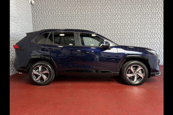 Toyota RAV4 2.5 PHEV AWD 306PK ✅gloednieuw ✅ | Trekgew. 1500KG | Head-up display | Camera | Full LED | Elektrische achterklep | Stuur/Stoelv PHEV PLUG IN