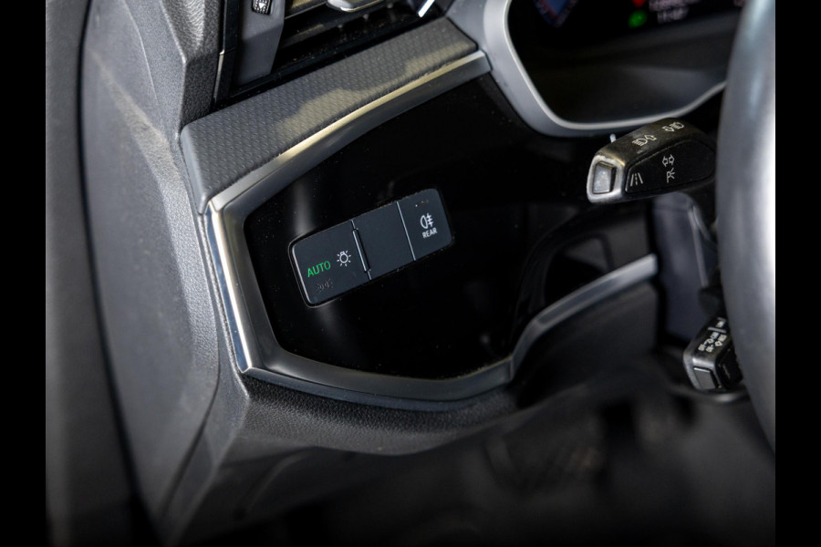 Audi Q3 35 TFSI Advanced Pro Line Business / 150pk / Trekhaak / Bang & Olufsen / Achteruitrij camera / Stoelverwarming / Leder /