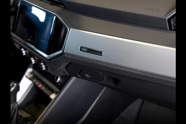 Audi Q3 35 TFSI Advanced Pro Line Business / 150pk / Trekhaak / Bang & Olufsen / Achteruitrij camera / Stoelverwarming / Leder /
