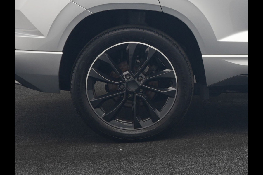Škoda Karoq 1.5 TSI ACT Sportline Facelift Model 150pk DSG Dealer O.H | Trekhaak Af Fabriek | Adaptive Cruise | Crystal LED | Lederen Sportstoelen Memory & Verwarmd | Keyless | Sfeerverlichting | Apple Carplay | Verwarmd Sportstuur | Navigatie | Virtual | DAB |