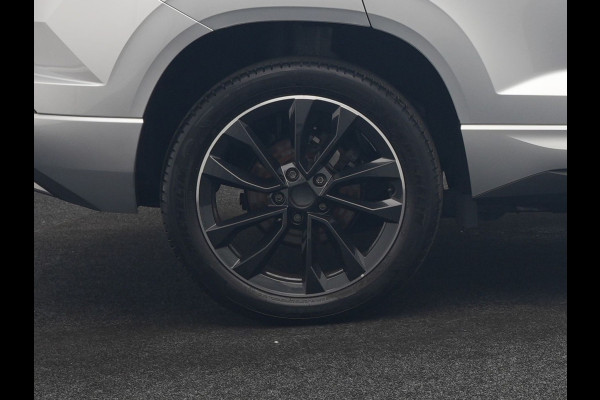 Škoda Karoq 1.5 TSI ACT Sportline Facelift Model 150pk DSG Dealer O.H | Trekhaak Af Fabriek | Adaptive Cruise | Crystal LED | Lederen Sportstoelen Memory & Verwarmd | Keyless | Sfeerverlichting | Apple Carplay | Verwarmd Sportstuur | Navigatie | Virtual | DAB |