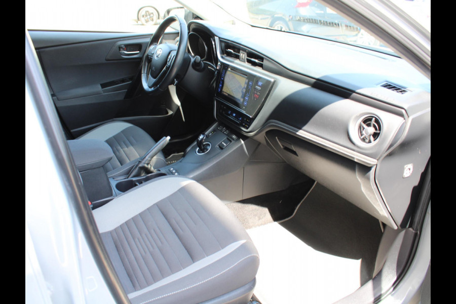 Toyota Auris Touring Sports 1.8 Hybrid Dynamic | STOELVERWARMING | NAVIGATIE | CRUISE CONTROL |