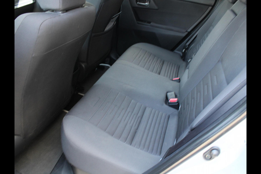 Toyota Auris Touring Sports 1.8 Hybrid Dynamic | STOELVERWARMING | NAVIGATIE | CRUISE CONTROL |