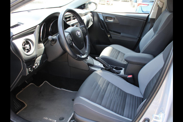 Toyota Auris Touring Sports 1.8 Hybrid Dynamic | STOELVERWARMING | NAVIGATIE | CRUISE CONTROL |