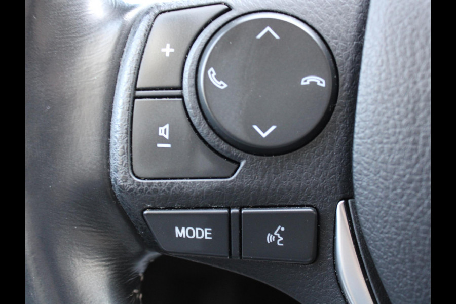 Toyota Auris Touring Sports 1.8 Hybrid Dynamic | STOELVERWARMING | NAVIGATIE | CRUISE CONTROL |