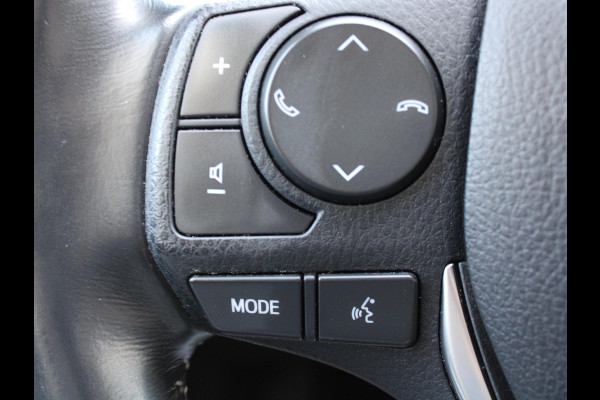 Toyota Auris Touring Sports 1.8 Hybrid Dynamic | STOELVERWARMING | NAVIGATIE | CRUISE CONTROL |