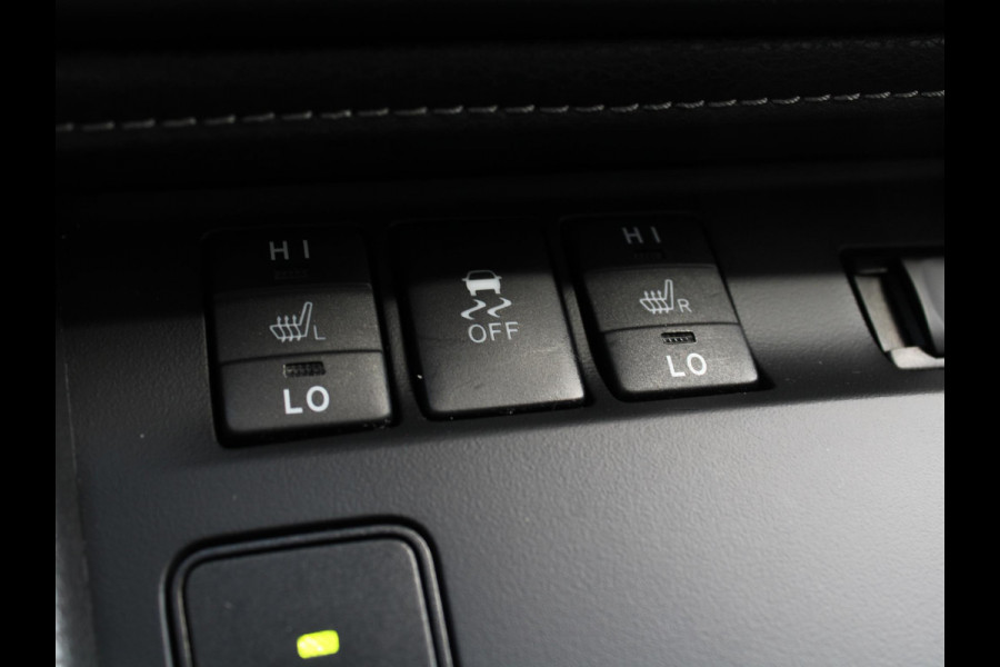 Toyota Auris Touring Sports 1.8 Hybrid Dynamic | STOELVERWARMING | NAVIGATIE | CRUISE CONTROL |