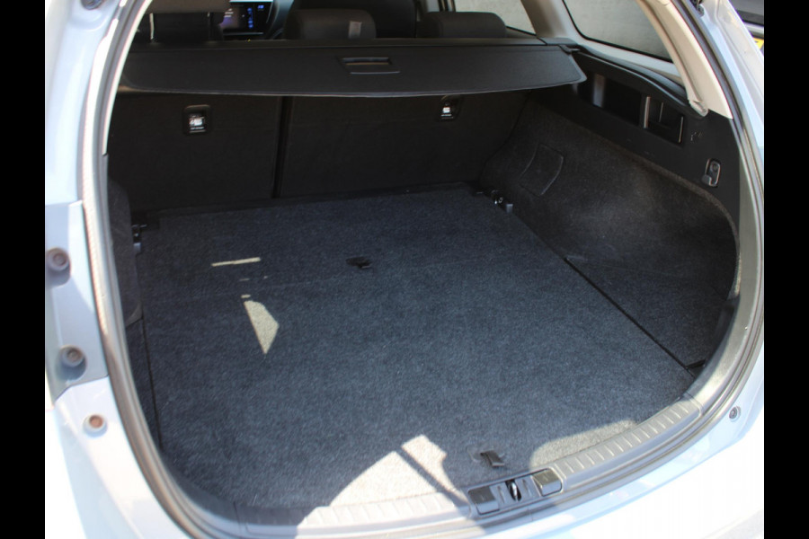 Toyota Auris Touring Sports 1.8 Hybrid Dynamic | STOELVERWARMING | NAVIGATIE | CRUISE CONTROL |