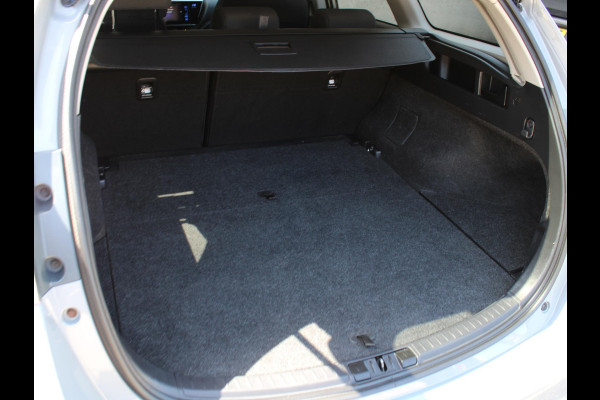 Toyota Auris Touring Sports 1.8 Hybrid Dynamic | STOELVERWARMING | NAVIGATIE | CRUISE CONTROL |