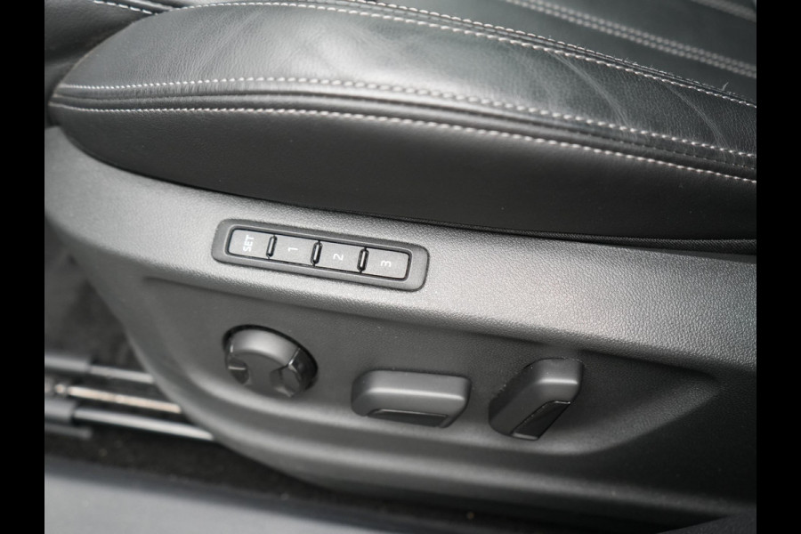 Škoda Karoq 1.5 TSI ACT Sportline Facelift Model 150pk DSG Dealer O.H | Trekhaak Af Fabriek | Adaptive Cruise | Crystal LED | Lederen Sportstoelen Memory & Verwarmd | Keyless | Sfeerverlichting | Apple Carplay | Verwarmd Sportstuur | Navigatie | Virtual | DAB |