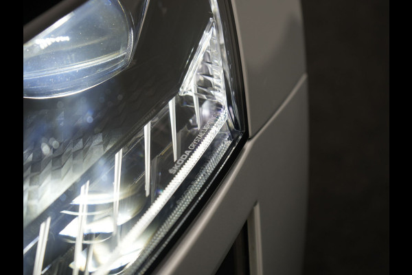 Škoda Karoq 1.5 TSI ACT Sportline Facelift Model 150pk DSG Dealer O.H | Trekhaak Af Fabriek | Adaptive Cruise | Crystal LED | Lederen Sportstoelen Memory & Verwarmd | Keyless | Sfeerverlichting | Apple Carplay | Verwarmd Sportstuur | Navigatie | Virtual | DAB |