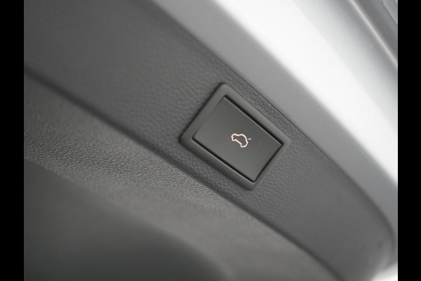 Škoda Karoq 1.5 TSI ACT Sportline Facelift Model 150pk DSG Dealer O.H | Trekhaak Af Fabriek | Adaptive Cruise | Crystal LED | Lederen Sportstoelen Memory & Verwarmd | Keyless | Sfeerverlichting | Apple Carplay | Verwarmd Sportstuur | Navigatie | Virtual | DAB |