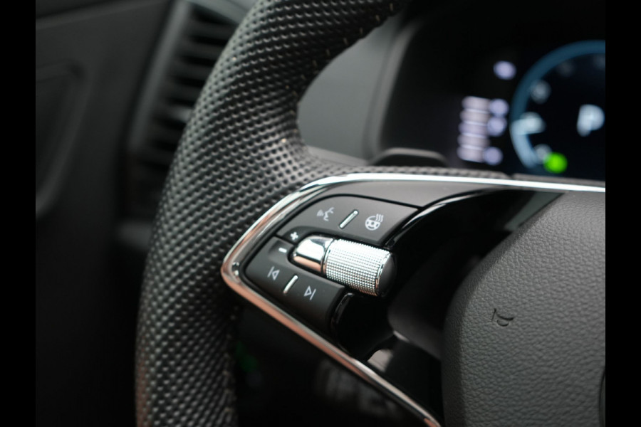 Škoda Karoq 1.5 TSI ACT Sportline Facelift Model 150pk DSG Dealer O.H | Trekhaak Af Fabriek | Adaptive Cruise | Crystal LED | Lederen Sportstoelen Memory & Verwarmd | Keyless | Sfeerverlichting | Apple Carplay | Verwarmd Sportstuur | Navigatie | Virtual | DAB |