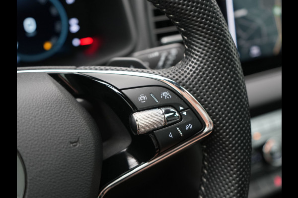 Škoda Karoq 1.5 TSI ACT Sportline Facelift Model 150pk DSG Dealer O.H | Trekhaak Af Fabriek | Adaptive Cruise | Crystal LED | Lederen Sportstoelen Memory & Verwarmd | Keyless | Sfeerverlichting | Apple Carplay | Verwarmd Sportstuur | Navigatie | Virtual | DAB |