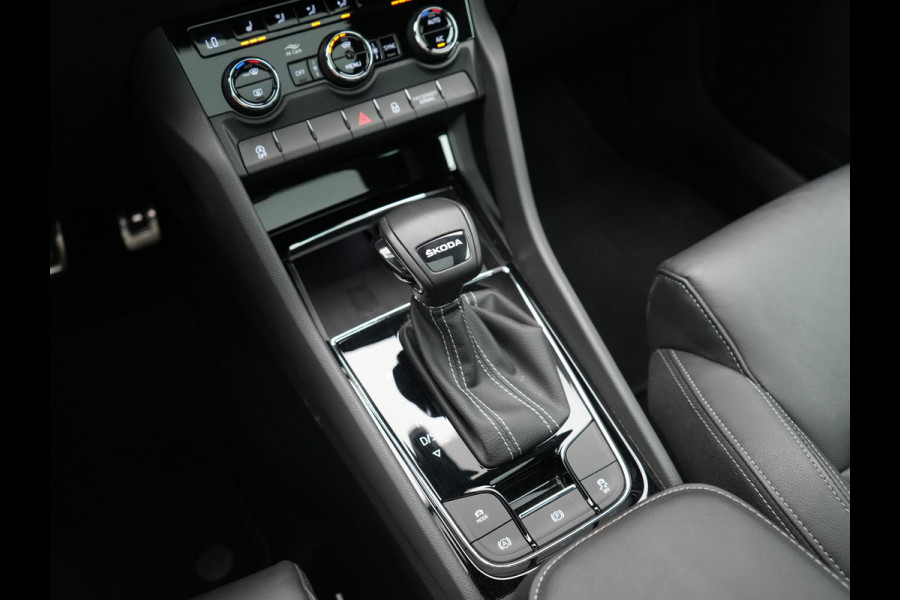 Škoda Karoq 1.5 TSI ACT Sportline Facelift Model 150pk DSG Dealer O.H | Trekhaak Af Fabriek | Adaptive Cruise | Crystal LED | Lederen Sportstoelen Memory & Verwarmd | Keyless | Sfeerverlichting | Apple Carplay | Verwarmd Sportstuur | Navigatie | Virtual | DAB |