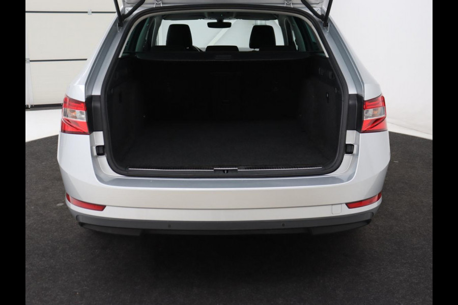Škoda Superb 1.4 TSI iV Business Edition | SOH 87,2% | Camera | Carplay | Full LED | Digital Cockpit | Navigatie | Climate control | Cruise control | Bluetooth | Parkeerhulp | PHEV | Plug In