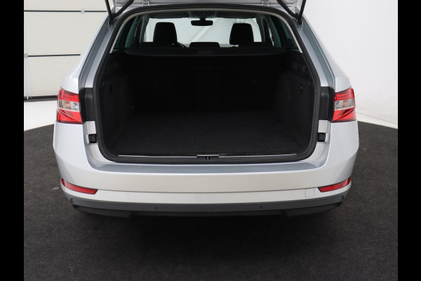 Škoda Superb 1.4 TSI iV Business Edition | SOH 87,2% | Camera | Carplay | Full LED | Digital Cockpit | Navigatie | Climate control | Cruise control | Bluetooth | Parkeerhulp | PHEV | Plug In