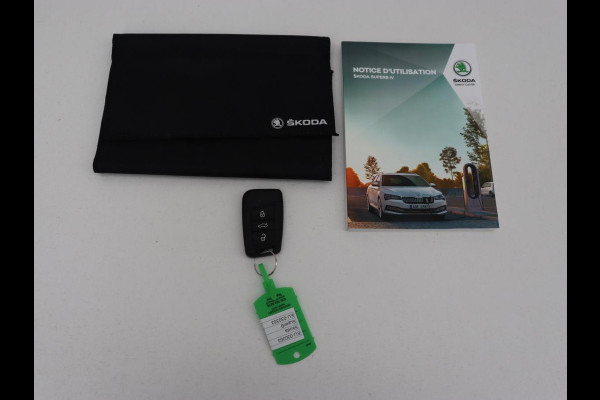 Škoda Superb 1.4 TSI iV Business Edition | SOH 87,2% | Camera | Carplay | Full LED | Digital Cockpit | Navigatie | Climate control | Cruise control | Bluetooth | Parkeerhulp | PHEV | Plug In