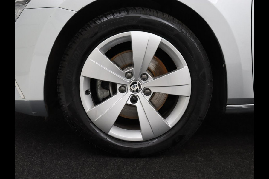 Škoda Superb 1.4 TSI iV Business Edition | SOH 87,2% | Camera | Carplay | Full LED | Digital Cockpit | Navigatie | Climate control | Cruise control | Bluetooth | Parkeerhulp | PHEV | Plug In