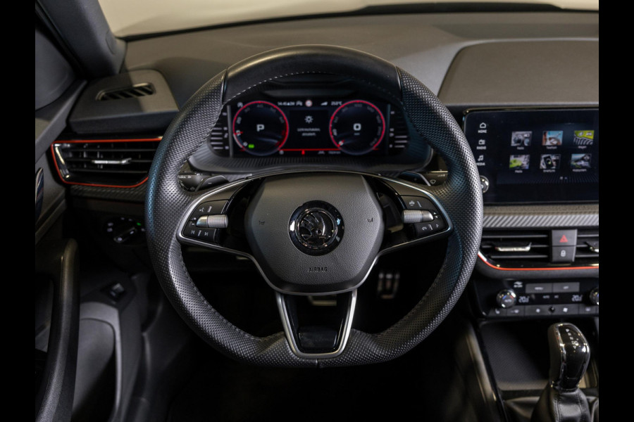 Škoda Kamiq 1.0 TSI Monte Carlo / 115pk / Panorama dak / Stoelverwarming / Achteruitrij camera /